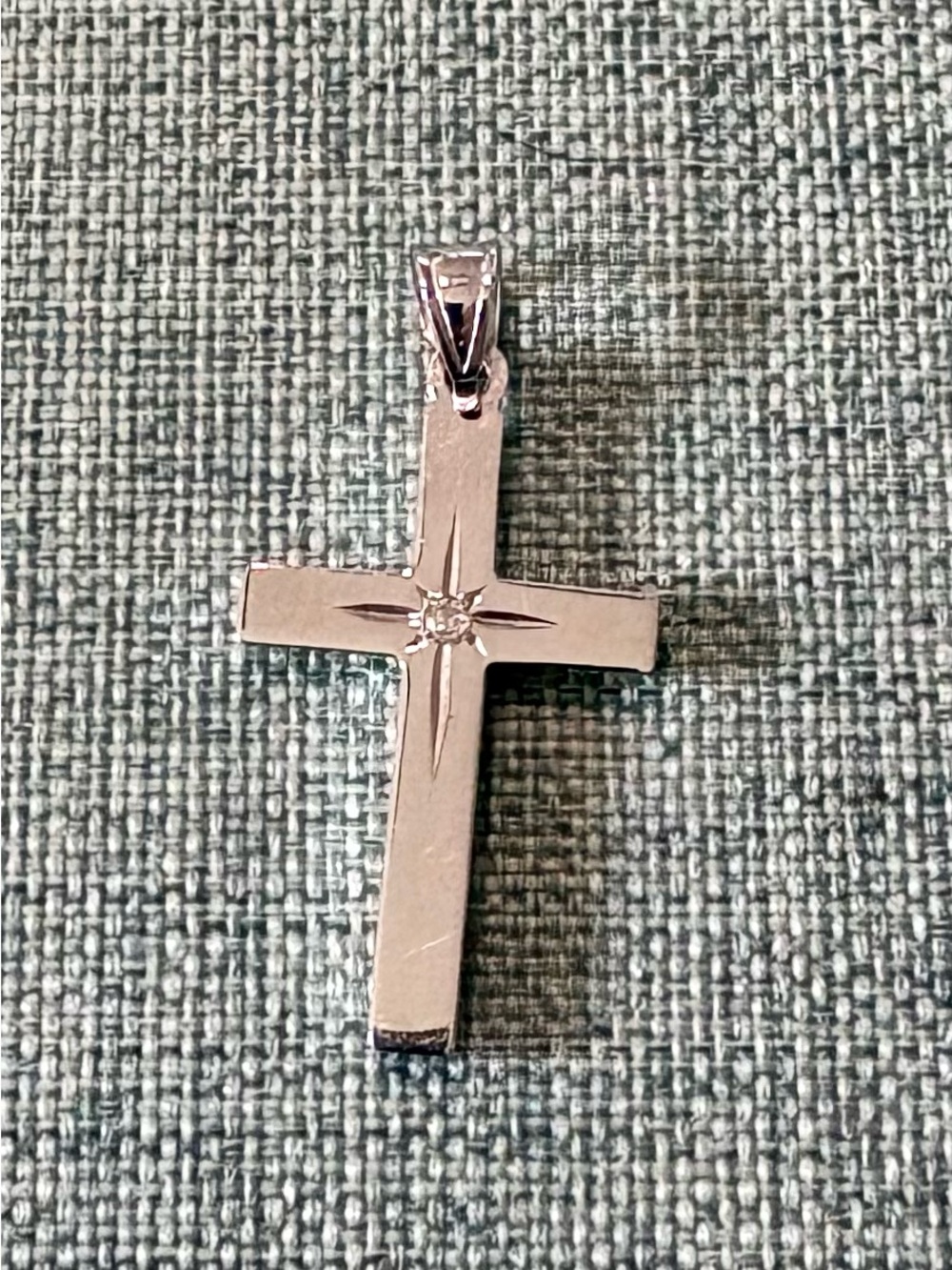 Vintage 14K White Gold Cross Pendant Charm – Starburst Diamond Accent